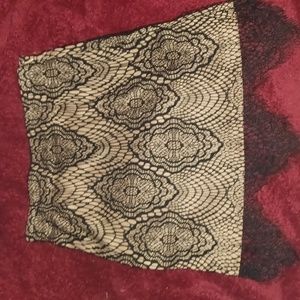 Skirt - San Joy short Black Lace w/ nude lining size Small